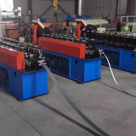 轻钢龙骨机型号区分和控制方法