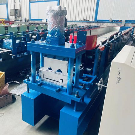 1025型楼承板压瓦机